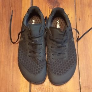 Vivo barefoot men's black size 45m NWOT